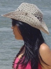 Filha de Deus,irmã,amiga,namorada, estudante de Engenharia Química. (: