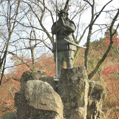 島根県安来市の安来市立歴史資料館です。
日本一の山城と言われる月山富田城の麓にあります。月山富田城のみどころをはじめ、安来市の歴史文化の情報をお伝えします。
発信専用。
リンク先に運用ポリシーを掲示します。
問い合わせ先　0854-32-2767     bunka@city.yasugi.shimane.jp