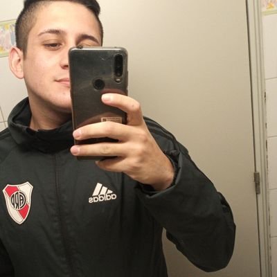 RIVER ES PASIÓN ,LOCURA DE MI CORAZÓN
TE SIGO A DONDE VAS Y CADA VEZ TE QUIERO MÁS...🐓🤍❤️🤍