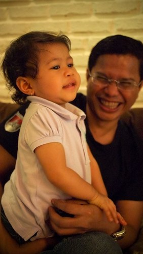 A proud father of a lovely girl, who wishes to have more time to read books, watch movies/TV, sleep and play with my kid