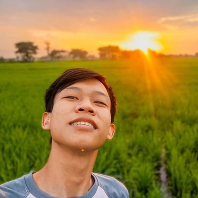 DDidikPrabowo's profile picture. Simple & SM:)LE