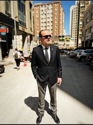 Olmazsa olmazlarım ;
Atatürk, Türkiye, Cumhuriyet, Demokrasi, Adalet 🙋♂️