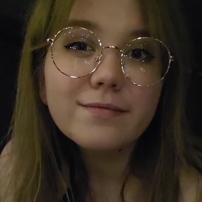She/Her who loves weeb stuff