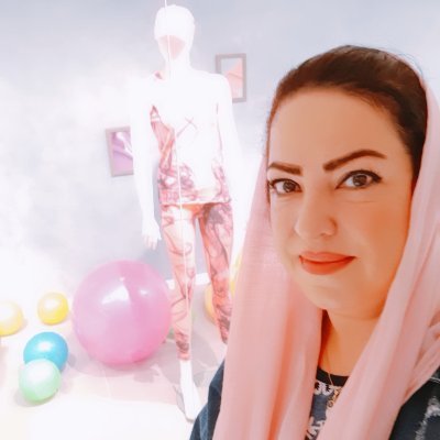 Zohreh441's profile picture. Wrirer