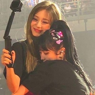 oncemundo's profile picture. fan account