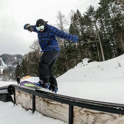 ゴルフ、スノボが好きです🏌🏂
ラーメン、唐揚げ、ラスクも好きです！
ビール、いつ飲んでも美味しいです！！

埼玉西部に住んでるそんな男です。
いつも楽しく〜