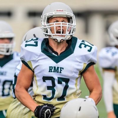 c/o 2024🇨🇦 c/o 2025🇺🇸 ILB 6”2 215 Martin Leboldus HS 🇨🇦 4.0 gpa. FILM https://t.co/9x1cEokDg9