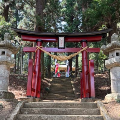 栃木県大田原市中野内1942番地鎮座の大宮温泉神社です。歴代の宮司では小泉斐も奉仕されました。ご用の際は電話080-2375-8758、メールoo38onjn@gmail.comにお願いします。 基本午後１時～午後４時の時間帯は社務所に毎日います。毎月の月毎御朱印を頒布中です。Instagram、ホトカミ等もやってます