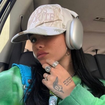 nessakarma's profile picture. beautiful with room to grow