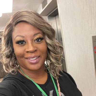 Fun loving, god fearing,brilliant chikadee! Social Media Strategist, Marketing, and PR PRO. Alpha Woman 💗💚