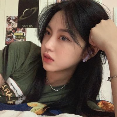 kalo ga rebahan, baca au, ya pacaran sama jeno.ㅤㅤㅤㅤ