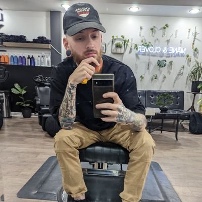 Hair Cutter ||
Former Musician ||
Gamer || Weeb