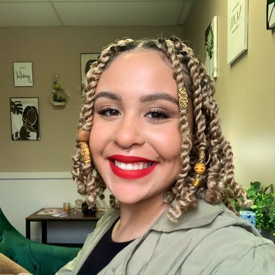 Marissa Robertson, LPC ✨🤎 Your theraSIS | Join my journey of life as a licensed therapist and self-care enthusiast 🥰