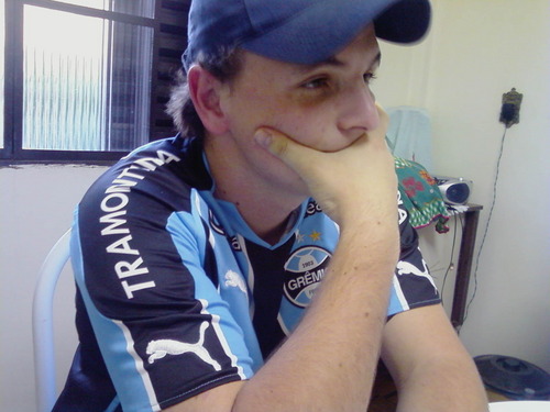 Avante Grêmio, ergue a cabeça e luta, tua historia te ensinas como fazer...!