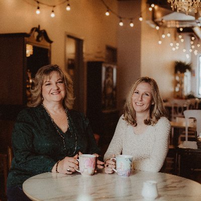 Erin & Donna, two spiritual mediums dedicated to connecting with passed loved ones, to give you their positive healing messages! Mediumship & Tarot card readers