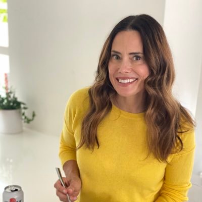 -Advice you’ll really use-Recipes -Supportive Community-Pursue a healthier&happier YOU 💛 By Keri Glassman MS, RDN Find us on IG: @nutritiouslifeofficial