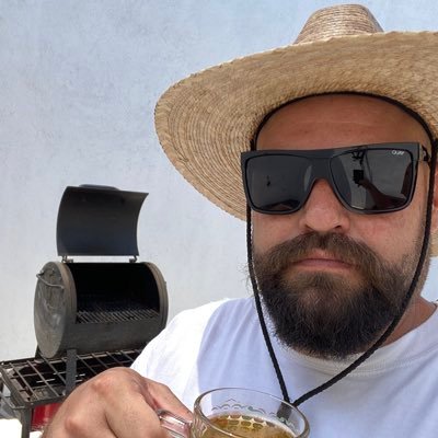 Ex hijo ausente del Grullo Jalisco, aunque soy tímido me encanta socializar, intercambiar ideas realistas y sobre todo emprender sin capital🤪