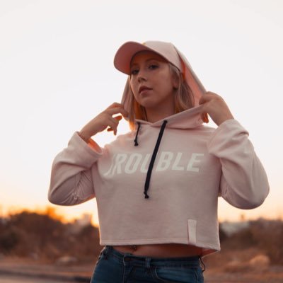 I’m a sugar babe who shares her experiences in the world of Sugardating.