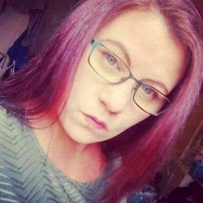 Thelovelylou353's profile picture. breakfast club assistant,  lunchtime supervisor, s.e.n teaching assistant, mum of 3 😁