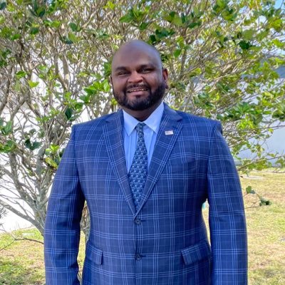 North County kid. Miami Gardens City Council Candidate. First Responder since 2012. Progressive Dem. Gen Y. #GND #M4A. Miami Beach Dems BOD. OT40 #SendKevin