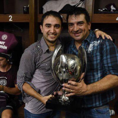 Directivo del Club Atlético Lanús. Vice Pte 2 de la liga.Casado, papá de Ara, Delfi y Dante. Nacido en Lanús. Soy el mismo de siempre! ah...hago buenos asados !