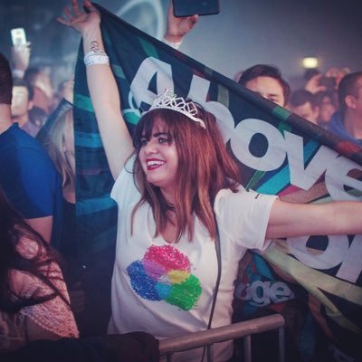 anjunaqueen_'s profile picture. music lover & hugger.  #anjunafamily #aboveandbeyond