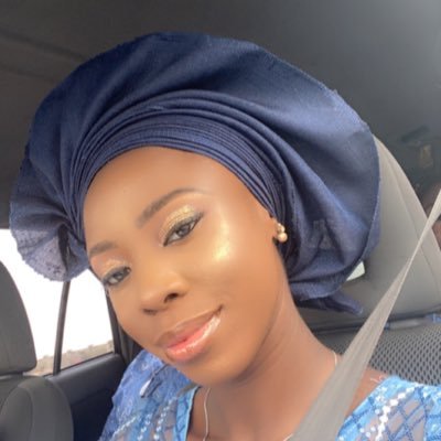 Ajokemiiii's profile picture. Choleric✌️Leo♌️ Microbiologist 🧫🔬Fashion Designer/Illustrator, Tailor IG ; @tme_fashion📝✂️📏📌👗👚👖👕