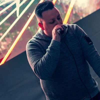 La música corre por sus venas,la conexión con el público,todo lo que puedas imaginar te lo va a ofrecer este deejay/productor/animador @emusicalia @KurtuvaMusic