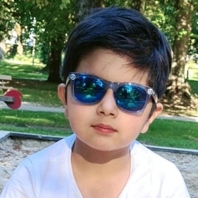 AyeshaM32426511's profile picture. Youtuber