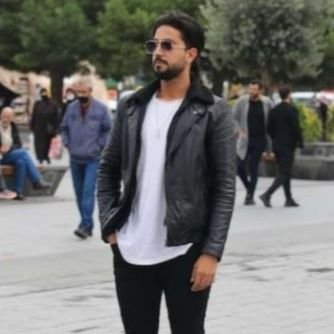 كيف لا يكبُر على العزّة والكرامة من تنفّس هواك لبنان، واستظلّ تحت شجر الأرز فيك
ستظلّ جبلاً شامخاً ترنو لك الأرواح، وتتعلّق بك القلوب، وتشخص لك الهمم مهما أثخنت