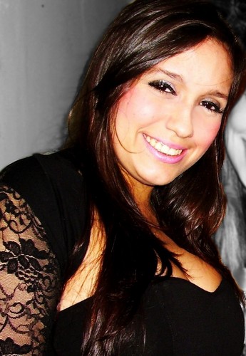 As pessoas mudam ..  E muitas vezes se tornam as pessoas que elas disseram que nunca seriam *--*