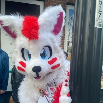 Adel the Wolf adelwolfy.bsky.socialさんのプロフィール画像