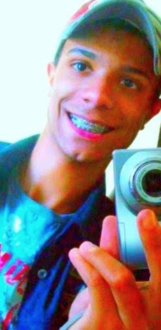 um mineiro, de 17 anos, chato, engraçado... - Jesus meu Amor Maior! ♥ Segue aê!