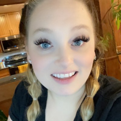 abbiecline's profile picture. 