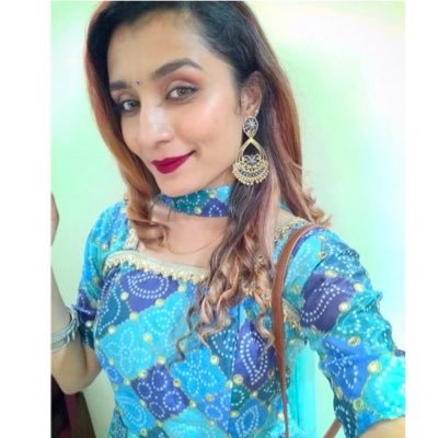 COSMETOLOGIST |Fashion Designer|Stylist|Youtuber| Mandala Artist Less criticising,More celebrating🎈 Crypto learner #BTC #BITCOIN #ChainArmy Mumbai|India🇮🇳