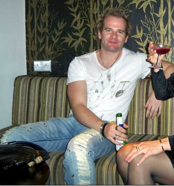 MetPartiesCraig's profile picture. Guestlists to Top London Clubs. e-mail cv@commspoint.com for lists and tables. Or call/text: 07916 337 710. dstrkt, Mayfair Club, Maddox