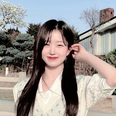 taehunan's profile picture. an oddinary girl who love kpop and the scents of vanilla and flower 🍃 — also love to share a product she just bought
