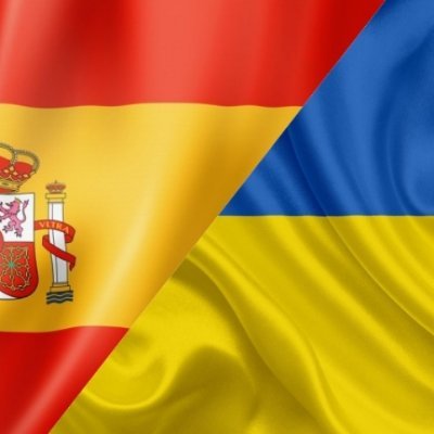 Soy español, orgulloso de serlo, quiero lo mejor para España y los españoles. Si a alguien no le gusta lo que siento y quiero que se jo.. ¡ Si me sigues te sigo