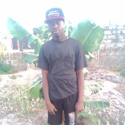 hello 👋I am yusupha from Gambia I am real and honest I am looking for a good friend ☝️ I wish to meet with honest person 🙏