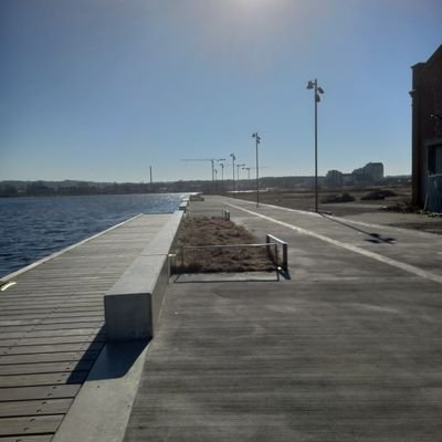 Hank43687958's profile picture. Heltidstrader  
en aktie i positiv trend kan gå upp mycket mer än vad man kan tro           en aktie i negativ trend kan gå ned mycket mer än vad man kan tro