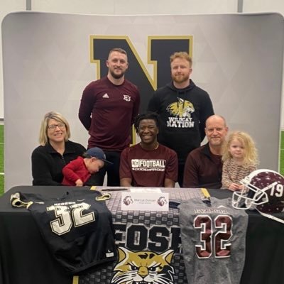 c/o ‘22 // DT/OLB // 6’ 185lbs Neosho High School 📍 ➡️EU🤍❤️🤍❤️