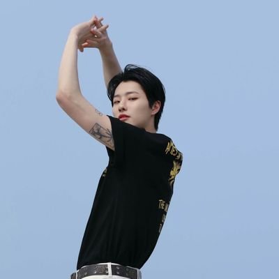 Your favorite all rounder guy, Cho Seungyoun.