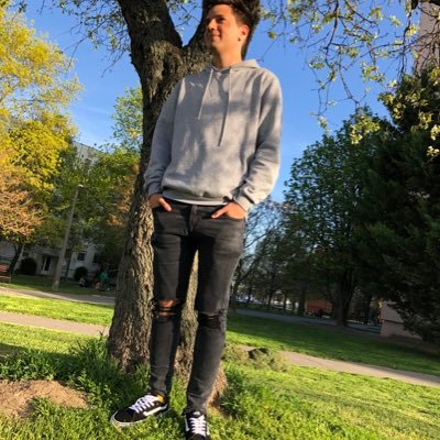 itslencse's profile picture. insta: bence.both