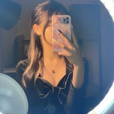 aiaiaiyong's profile picture. 💕💕💕给哥哥初恋般的感觉 添➕QQ 3386129102