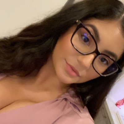 Cc mes bébé alors je suis là que pour vous faire passer de bon moment et réaliser tt vos désirs et fantasmes 🍆💋😍 mon snapchat : anascote21