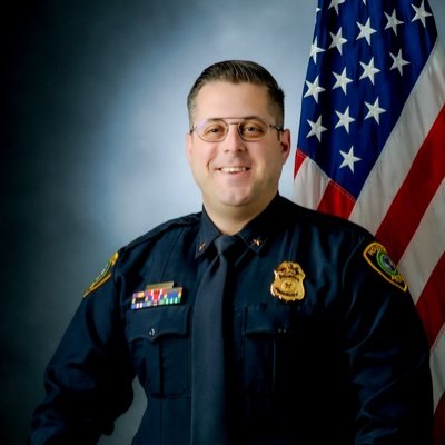 Commander of Houston Police Department Homicide Division. Husband, father, son, and lover of sports. Opinions are my own and not of the City of Houston.