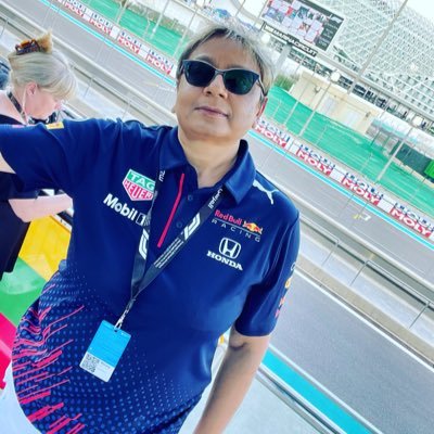 r3shhirani's profile picture. Winging it since 2009... I reserve the right to write and express views ..... MY VIEWS! If you don’t like em don’t follow me. Simples!