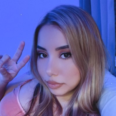 viy_celeste's profile picture. csuf alumna🌸