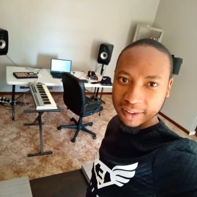 Music Producer, Sound Engineer & Ghostwriter 👻 🔥Get Beats ➡️ https://t.co/GiMc9qaNR7 🔥