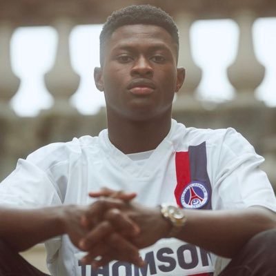 aa8bb511261f4eb's profile picture. supporter du meilleur club de France ❤️💙 @PSG_inside